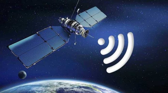 how does satellite internet connection work