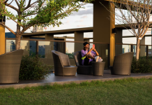 How Custom Landscape Design Helps Homeowners Maximize Outdoor Space